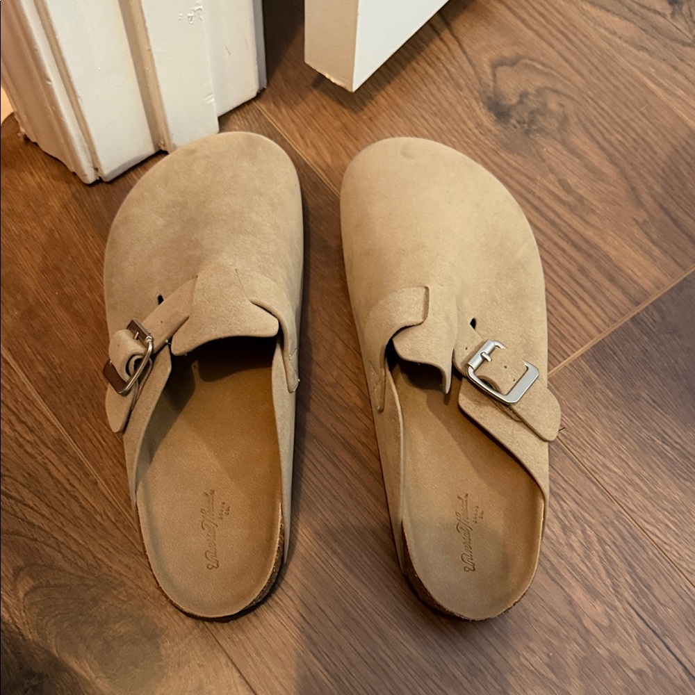Universal Thread Women's Suede Buckle Clogs - Beige